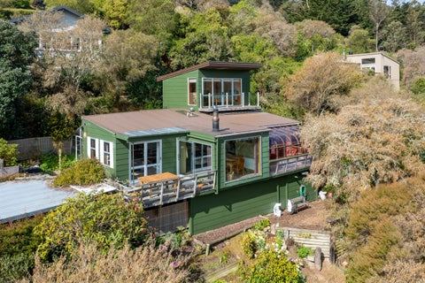 50 Bay Road, Pūrākaunui, Port Chalmers