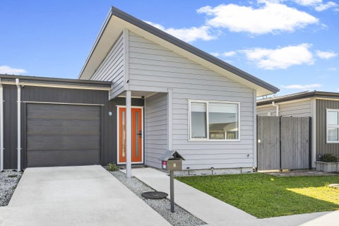 8 Whareatua Avenue, Takanini, Auckland