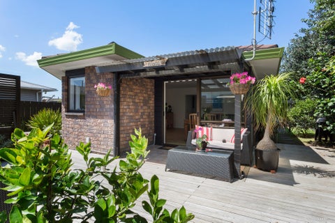 13A Buxton Street, Point Chevalier, Auckland