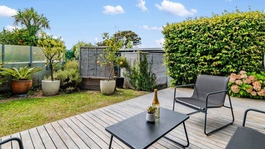 3/18 Parr Terrace, Castor Bay, Auckland
