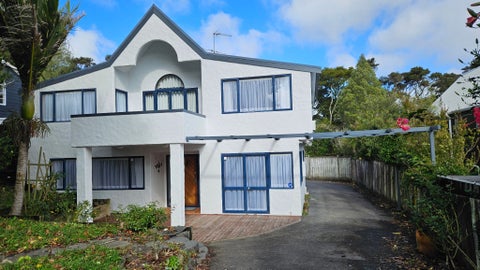 2/20 Coroglen Avenue, Birkenhead, Auckland