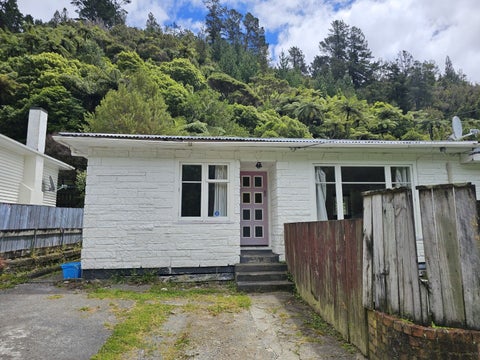 64 Sunny Grove, Wainuiomata, Lower Hutt