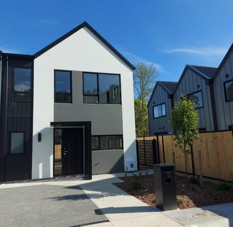 10 Raeble Walkington Lane, Wallaceville, Upper Hutt