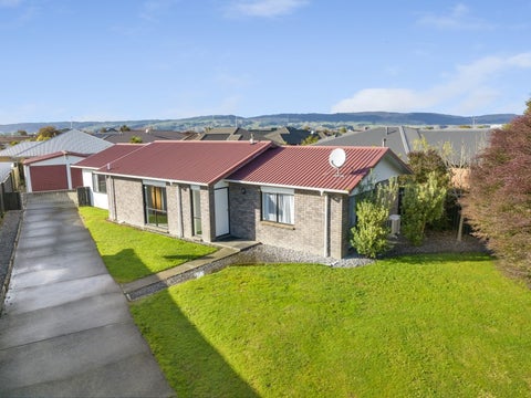 47 Peppertree Glade, Kelvin Grove, Palmerston North