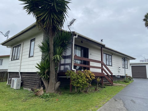 3 Constance Place, Clover Park, Auckland