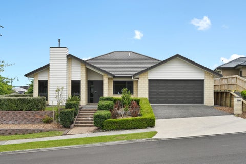 1 Helenslee Court, Flagstaff, Hamilton