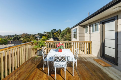 2/155 Oaktree Avenue, Browns Bay, Auckland