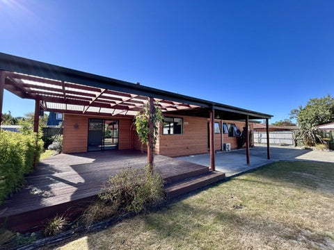 31 Lord Auckland Road, Wakefield