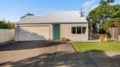2/17 Tiverton Road, Avondale, Auckland