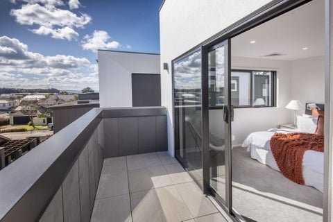 16D Saltburn Road, Milford, Auckland