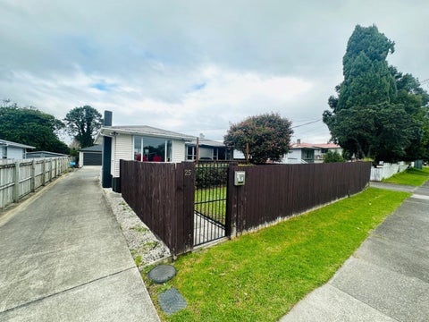 25 Larnoch Road, Henderson, Auckland