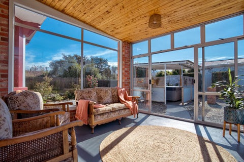 6 Johnson Street, Milton