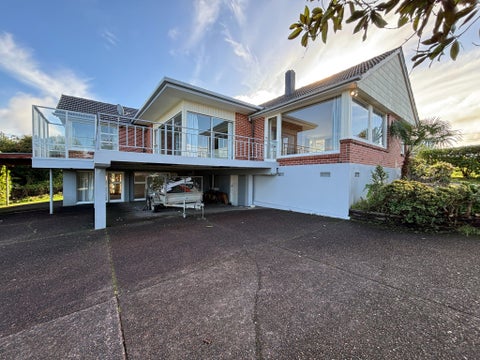 82 Raleigh Road, Northcote, Auckland