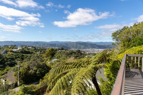171 Miromiro Road, Normandale, Lower Hutt