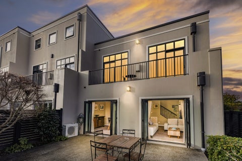 10 Country Club Terrace, Northwood, Christchurch