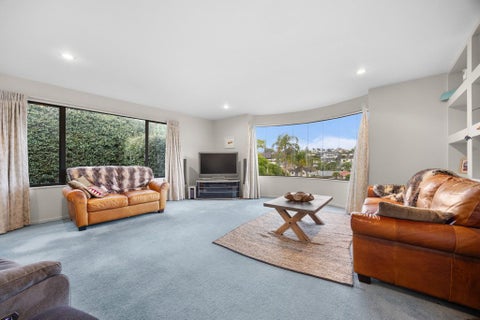 51 Hogarth Rise, West Harbour, Auckland