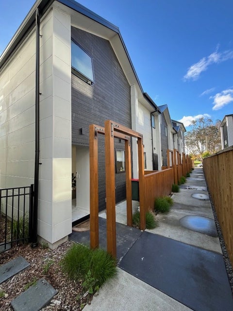7/24 Yeovil Road, Te Atatu Peninsula, Auckland