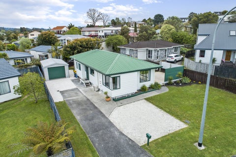 4 Clarion Place, Glendene, Auckland