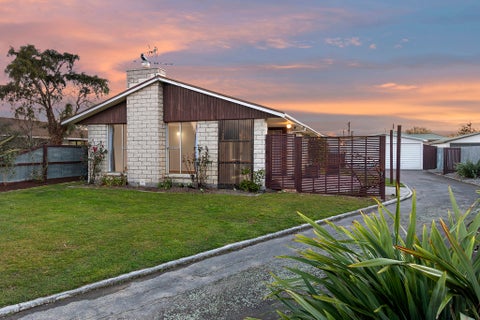 15 Gibbs Drive, Woodend, Woodend