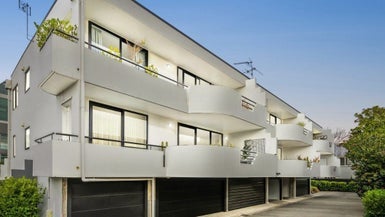 2/55 Carlton Mill Road, Merivale, Christchurch