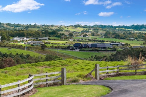 48 Riordan Lane, Whitford, Whitford