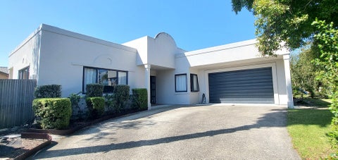 1 Lisa Place, Brookfield, Tauranga