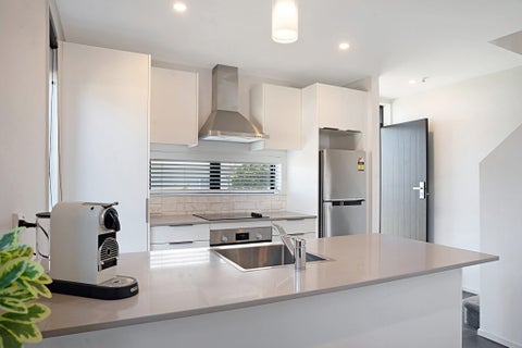 4/66 Roberton Road, Avondale, Auckland