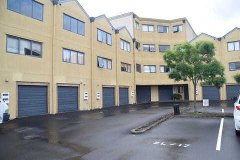 12/12 Crown Lynn Place, New Lynn, Auckland