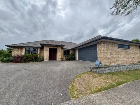 16 Somerton Drive, Huntington, Hamilton
