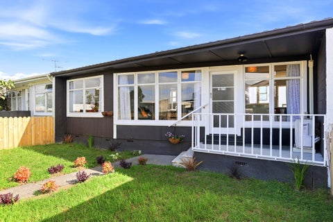 2/276 Rosebank Road, Avondale, Auckland