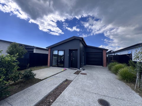 7 Empire Crescent, Papamoa