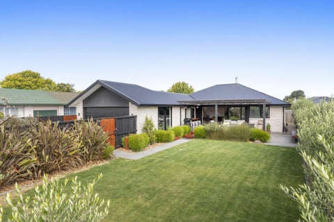17 Chipping Lane, Redwood, Christchurch