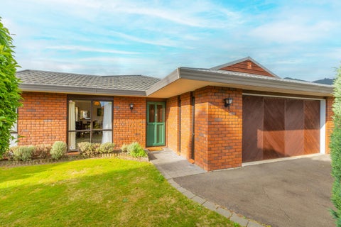 7 Runanga Grove, Waikanae