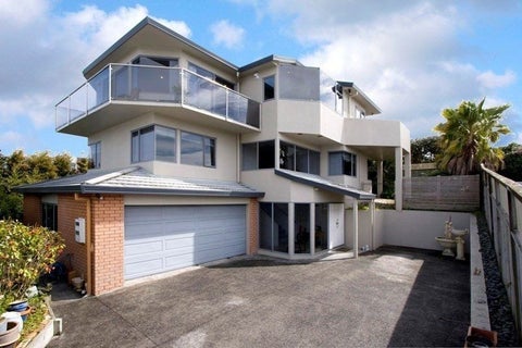 2/19 Martin Crescent, Northcote, Auckland