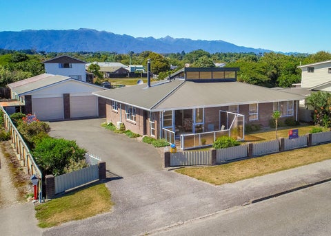 33 Marine Parade, Carters Beach, Westport