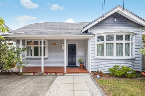 77 Queens Drive, Lyall Bay, Wellington