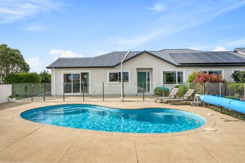 1382 Old North Road, Helensville, Helensville