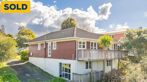 12 Barker Rise, Northcross, Auckland