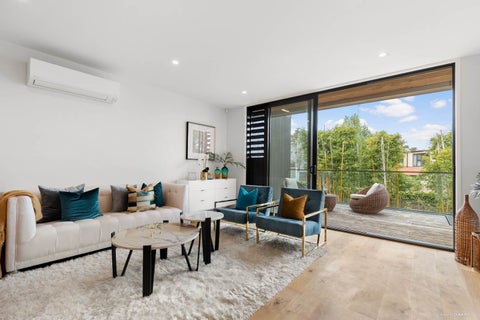 12 Macbeth Court, Milford, Auckland