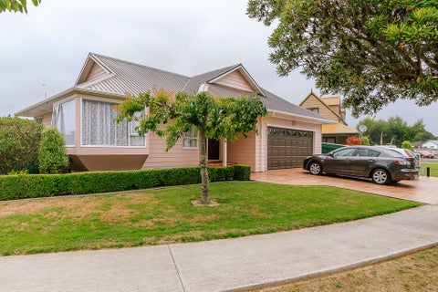 1 Laredo Grove, Totara Park, Upper Hutt