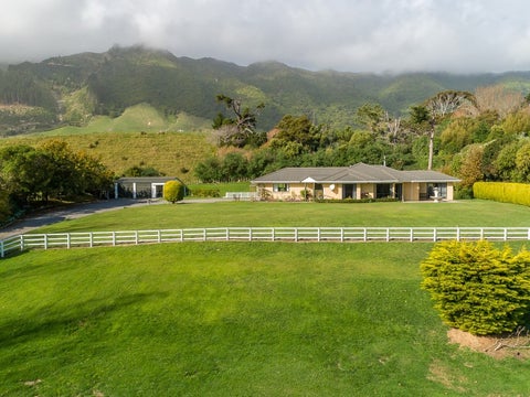 156 Greenhill Road, Waikanae