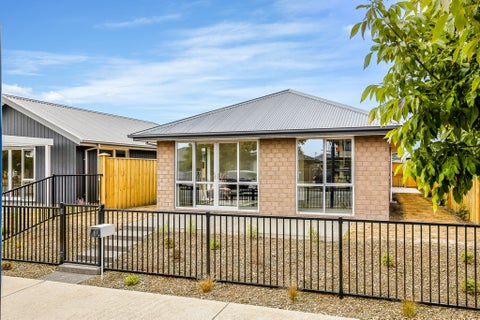 61 Pegasus Boulevard, Pegasus, Pegasus