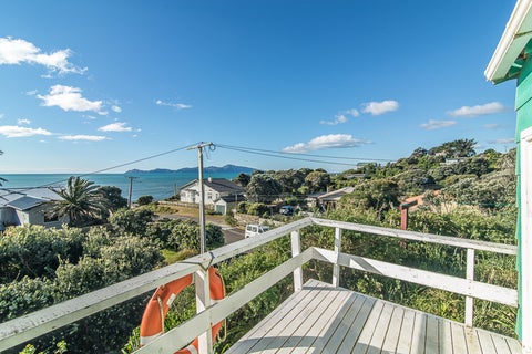 6 Ocean Road, Paekakariki