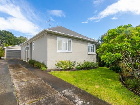 102 Kiwi Road, Point Chevalier, Auckland