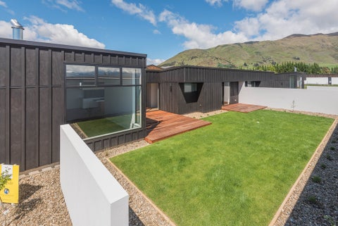 9 Stackbrae Avenue, Wanaka