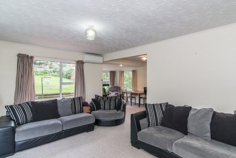 1 Wakefield Terrace, Tawa, Wellington