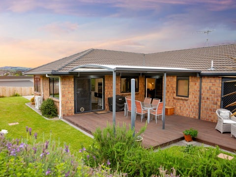 8 Dumfries Place, Pyes Pa, Tauranga