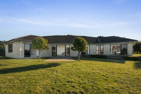 329B Thompsons Track, Aongatete, Aongatete