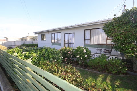 37 Hood Street, Castlecliff, Whanganui