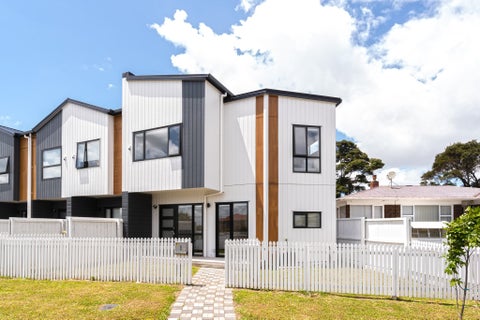 9/24 Tara Road, Henderson, Auckland